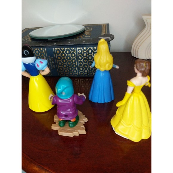 Disney Princesses Belle Aurora Snow White cake toppers vtg 1990s read - Picture 3 of 3
